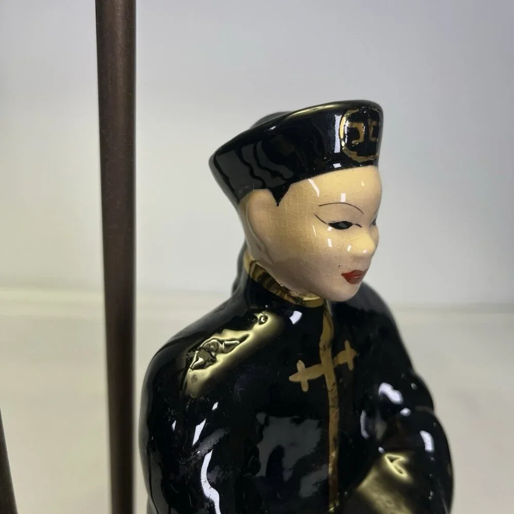 VTG 50s Ceramic Asian Couple Figural Lamp Pagoda MCM Black Gold Oriental Style